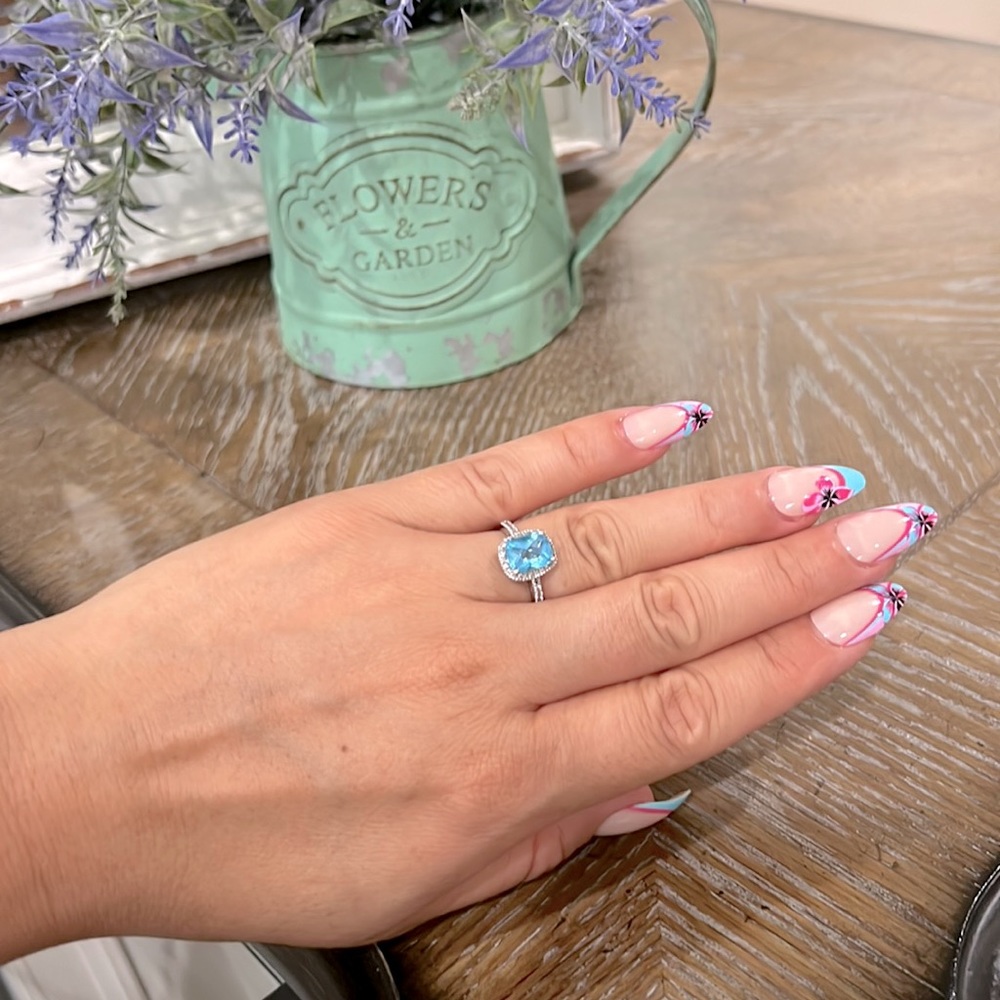White 14k gold ring